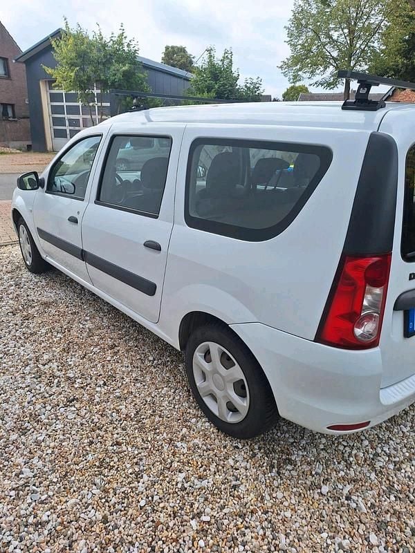 Weiß Gebraucht 2009 Dacia Logan Limousine | 1.200 € (Fairer Preis) - Bild 1/4