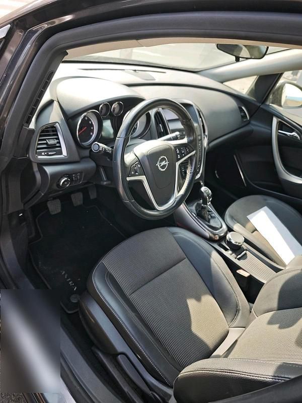 Gebraucht Opel Astra 179 PS (131 kW) 2010 Grau Kombi