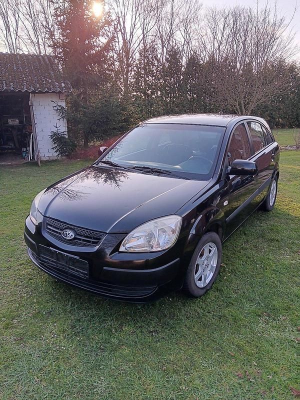 Gebraucht Kia Rio 112 PS (82 kW) 2005 Schwarz Kleinwagen