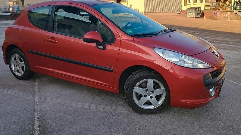 Rot Gebraucht 2007 Peugeot 207 Limousine | 1.250 € (Guter Preis) - Bild 1/4