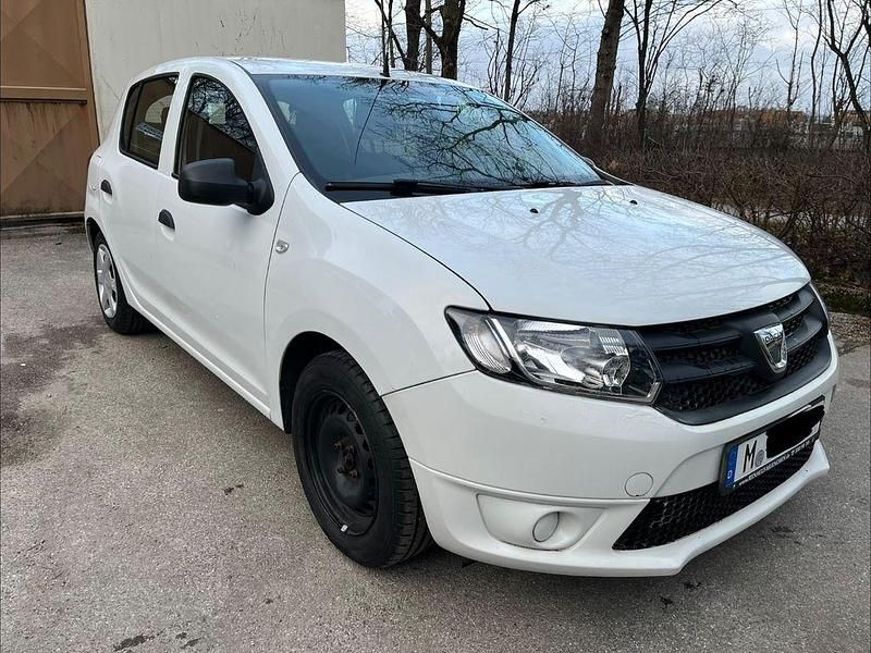 Gebraucht Dacia Sandero 73 PS (53 kW) 2015 Weiß Limousine