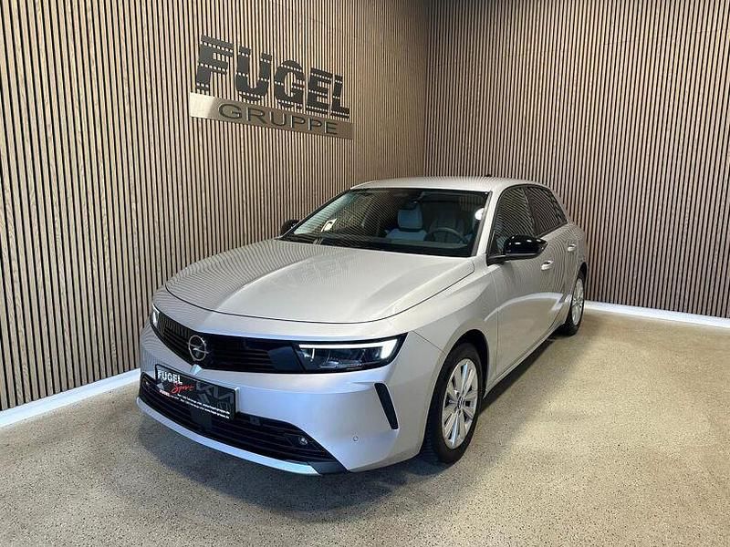 Gebraucht Opel Astra Elegance 131 PS (96 kW) 2023 Kristall silber (metallic) Limousine