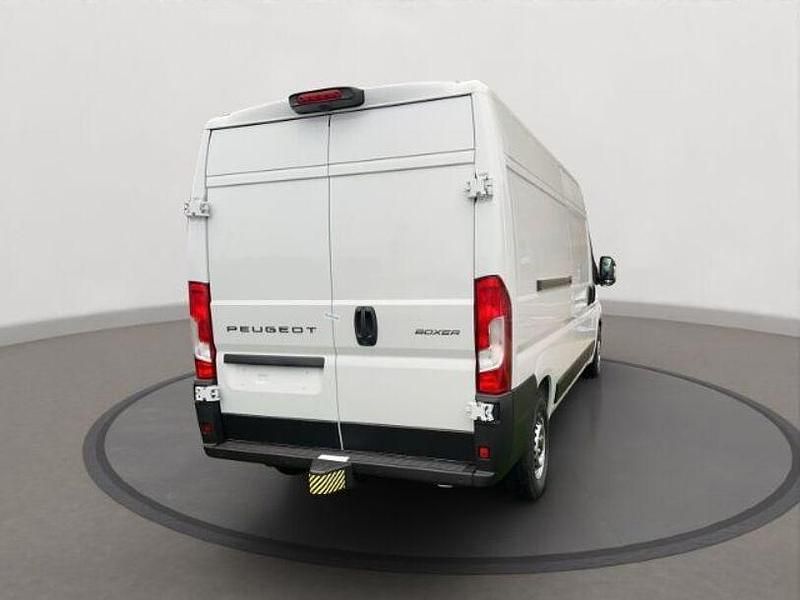 Gebraucht Peugeot Boxer 103 PS (75 kW) 2024 Weiss Van