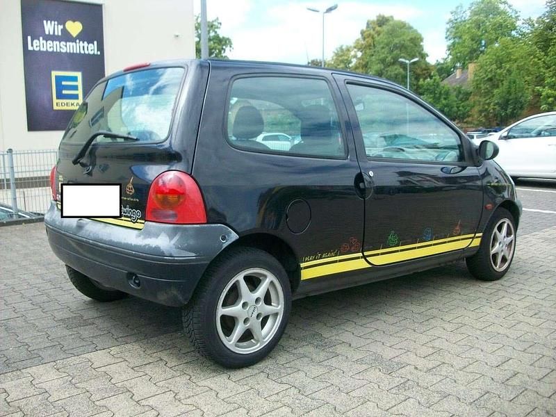 Second-hand Renault Twingo 58 CP (42 kW) 2001 Negru Hatchback