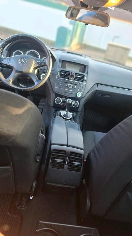 Gebraucht Mercedes C180 156 PS (114 kW) 2008 Schwarz Limousine