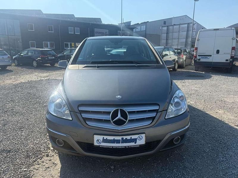 Gebraucht Mercedes B200 140 PS (102 kW) 2010 Mountaingrau  met. Van / Kleinbus