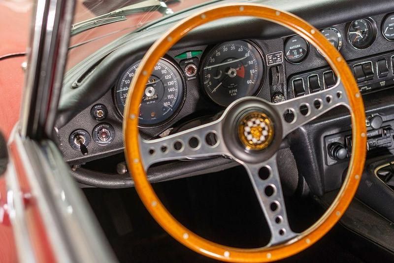 Gebraucht Jaguar E-Type 209 PS (153 kW) 1970 Rot Cabrio