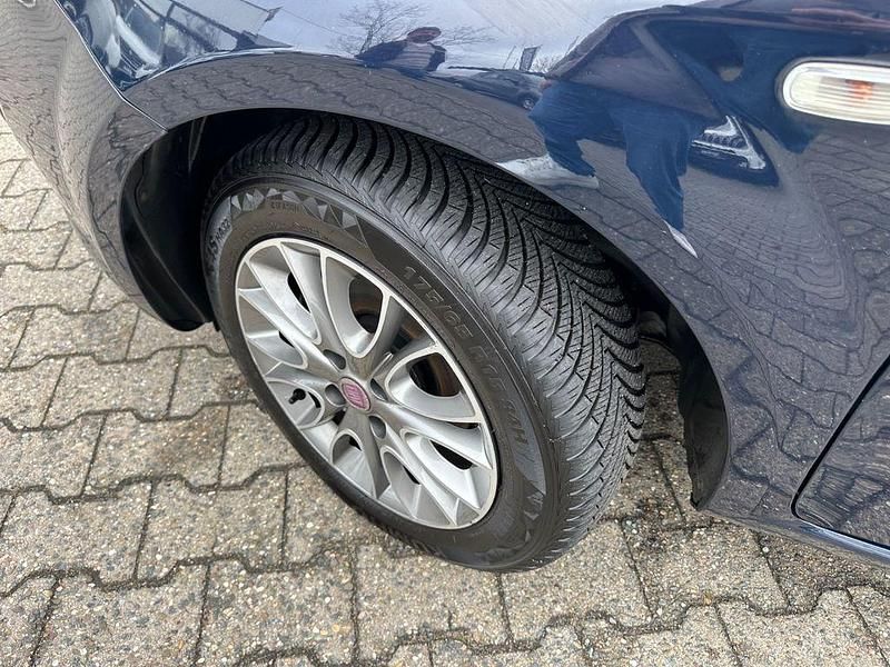 Gebraucht Fiat Punto Evo 69 PS (50 kW) 2012 Schwarz Kleinwagen