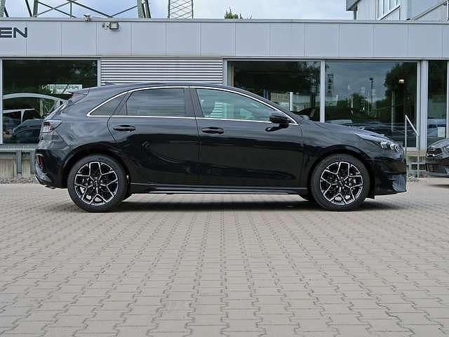 Neu Kia Ceed GT-Line 140 PS (102 kW) 2025 (1k) black pearl m Kleinwagen
