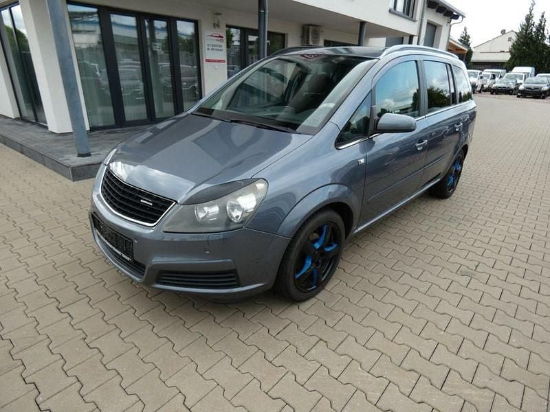 Grau Gebraucht 2006 Opel Zafira Edition Van / Kleinbus | 790 € (Superpreis) - Bild 1/4