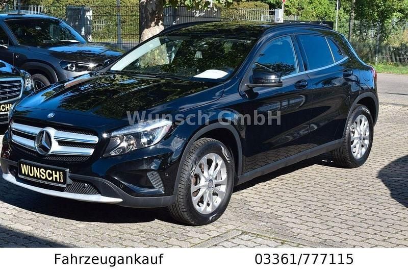 Schwarz Gebraucht 2023 Mercedes GLA180 SUV | 20.990 € (Guter Preis) - Bild 1/4