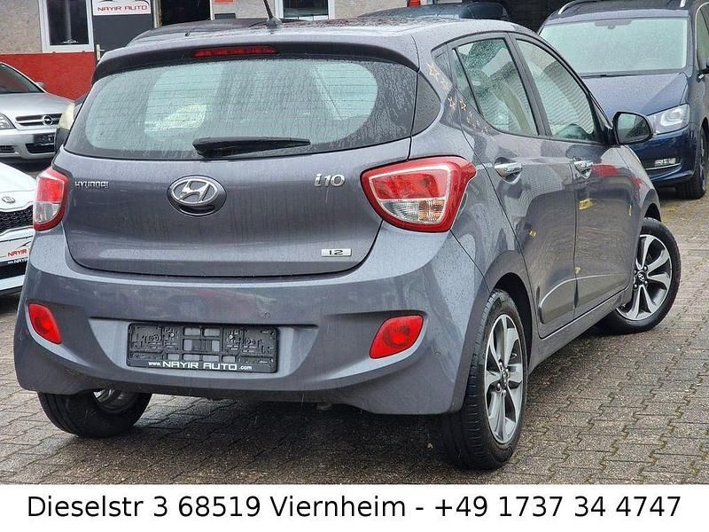 Gebraucht Hyundai i10 Style 87 PS (63 kW) 2014 Grau Kleinwagen