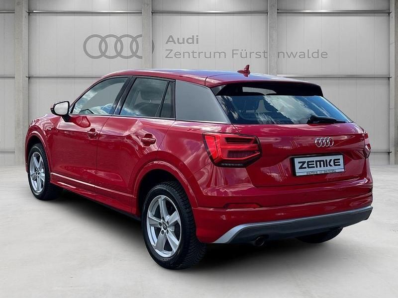 Gebraucht Audi Q2 Sport 116 PS (85 kW) 2018 Rot SUV