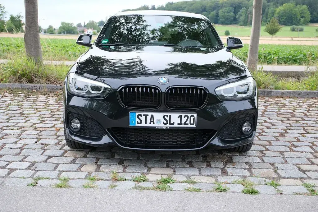 Gebraucht BMW 120 M Sport 184 PS (135 kW) 2017 Schwarz Limousine