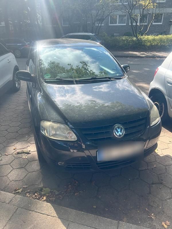 Grau Gebraucht 2011 VW Fox Kleinwagen | 1.050 € (Guter Preis) - Bild 1/4