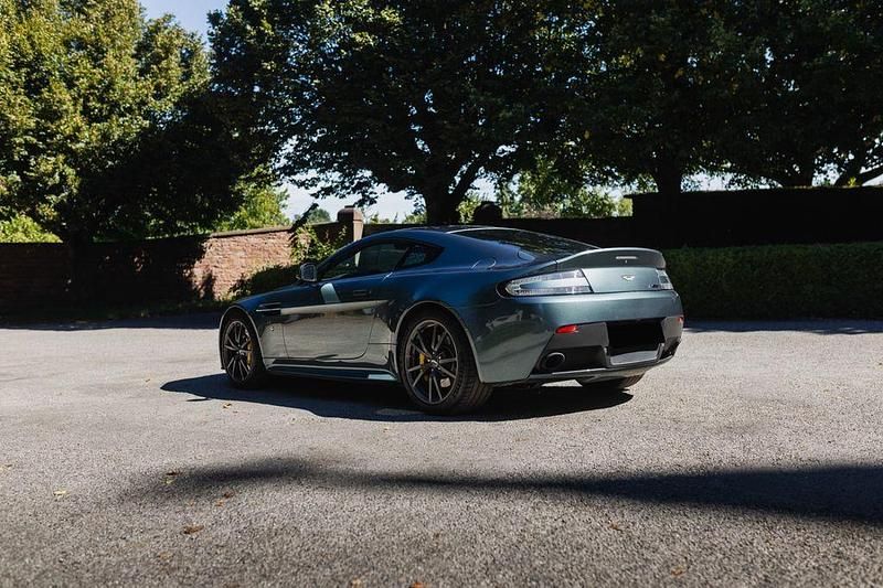 Gebraucht Aston Martin V8 Vantage 500 PS (367 kW) 2016 Grün Cabrio