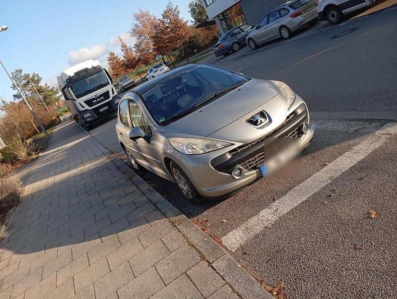 Gebraucht Peugeot 207 110 PS (80 kW) 2008 Grau Kleinwagen