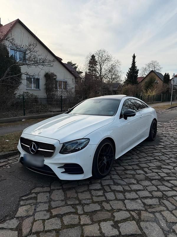 Gebraucht Mercedes E350 AMG 286 PS (210 kW) 2019 Weiß Coupé