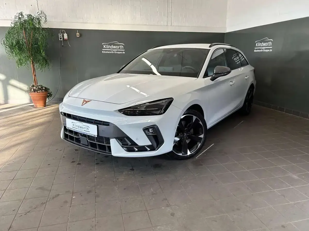 Gebraucht Cupra Leon 150 PS (110 kW) 2025 Weiß Limousine
