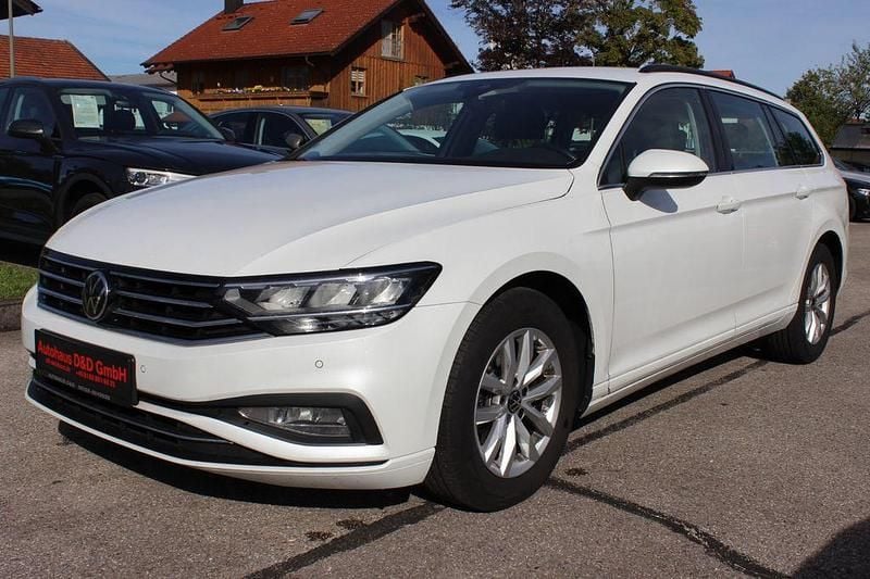 Gebraucht VW Passat Business 150 PS (110 kW) 2022 Weiß Kombi