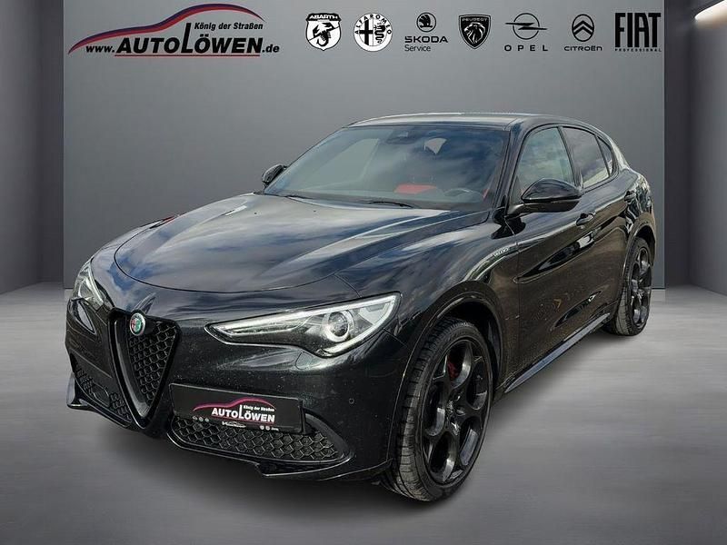 Nero vulcano, metallic Gebraucht 2022 Alfa Romeo Stelvio Veloce SUV | 33.800 € (Fairer Preis) - Bild 1/4