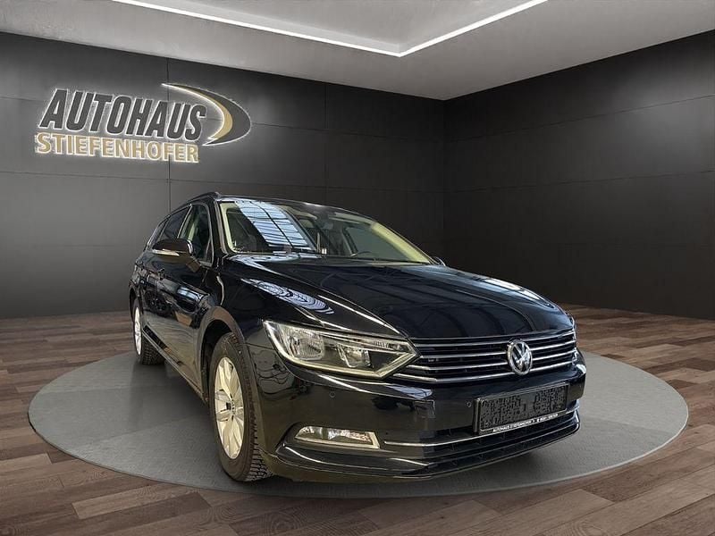 Schwarz Gebraucht 2019 VW Passat Comfortline Kombi | 19.999 € (Fairer Preis) - Bild 1/4