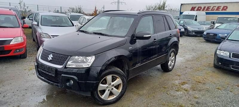 Schwarz Gebraucht 2012 Suzuki Grand Vitara SUV | 4.500 € (Superpreis) - Bild 1/4