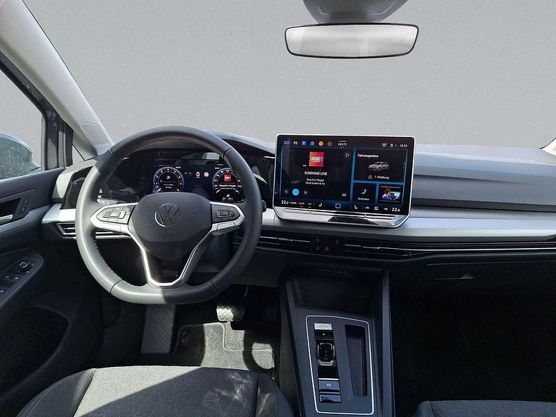 Gebraucht VW Golf VIII Life 116 PS (85 kW) 2024 Grau Kombi