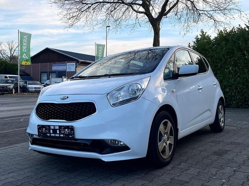 Weiß Gebraucht 2018 Kia Venga DREAM-TEAM Edition Kleinwagen | 5.990 € - Bild 1/4