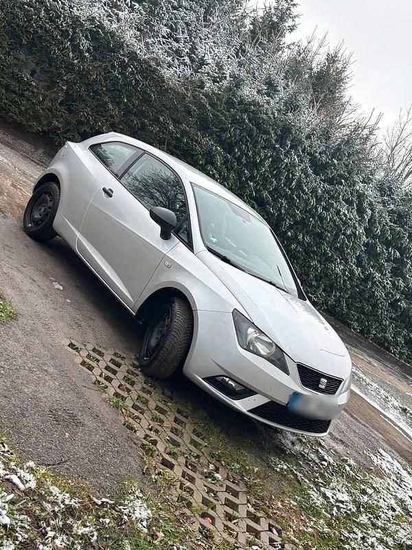 Gebraucht Seat Ibiza 69 PS (50 kW) 2013 Silber Kleinwagen