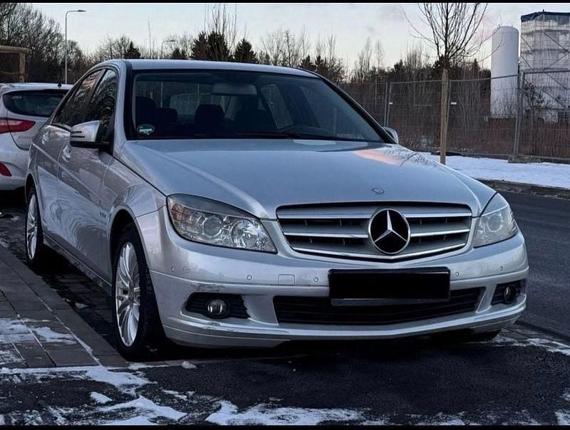 Gebraucht Mercedes C180 Elegance 156 PS (114 kW) 2010 Silber Limousine