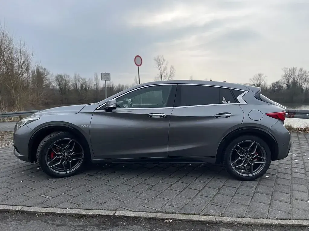 Gebraucht Infiniti Q30 Premium 170 PS (125 kW) 2016 Grau Limousine