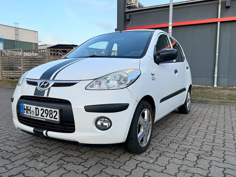 Gebraucht Hyundai i10 67 PS (49 kW) 2010 Weiß Kleinwagen