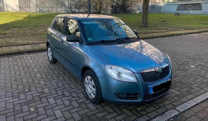 Gebraucht Skoda Fabia 65 PS (47 kW) 2010 Grau Limousine