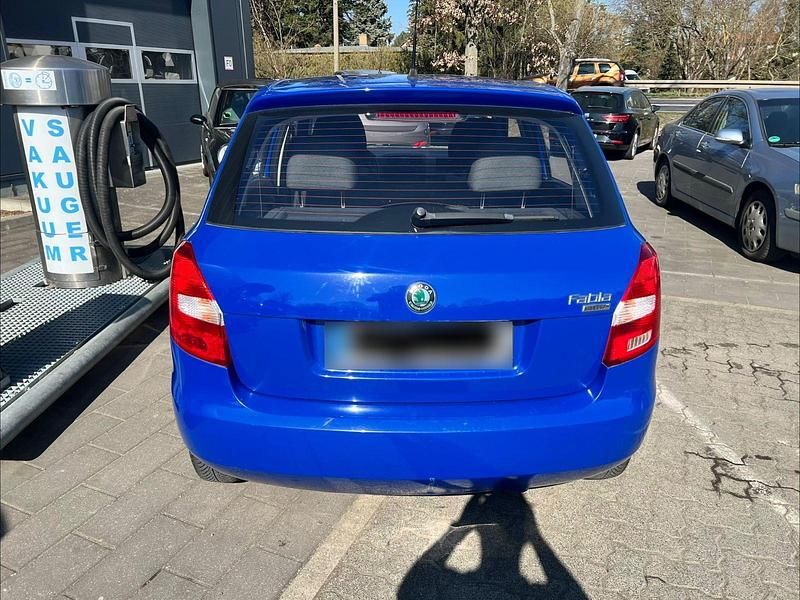 Second-hand Skoda Fabia 60 CP (44 kW) 2009 Albastru Berlinǎ