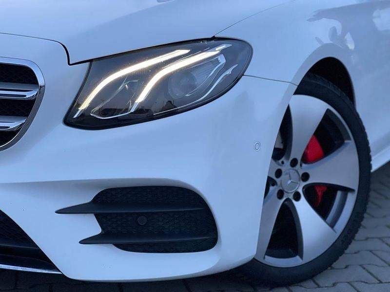 Gebraucht Mercedes E200 AMG line 184 PS (135 kW) 2016 Polarweiss  unilack Limousine