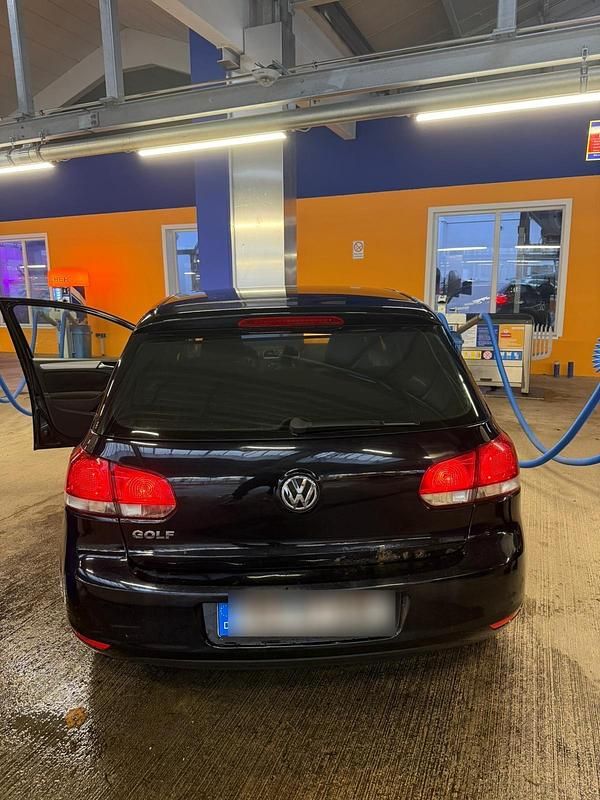 Gebraucht VW Golf VI 80 PS (58 kW) 2009 Schwarz Kleinwagen