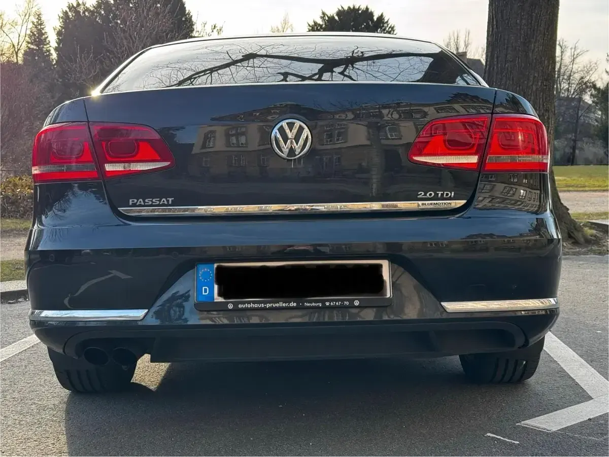Gebraucht VW Passat 140 PS (102 kW) 2011 Schwarz Limousine