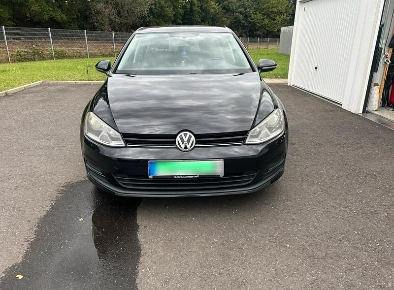 Schwarz Gebraucht 2014 VW Golf VII Trendline Limousine | 8.590 € (Fairer Preis) - Bild 1/4