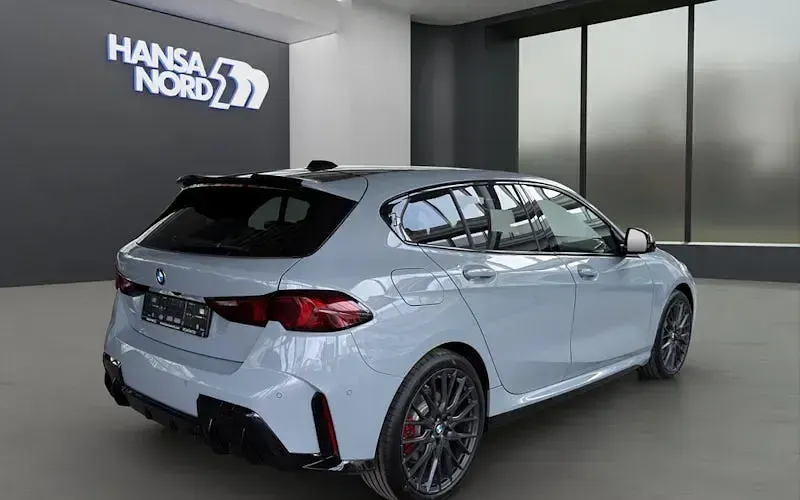 Ny BMW 120 Performance 170 HK (125 kW) 2026 Grå Hatchback
