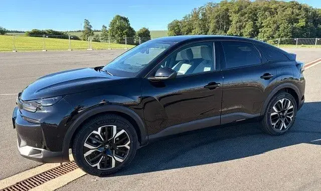 Gebraucht Citroën C4 131 PS (96 kW) 2025 Schwarz SUV