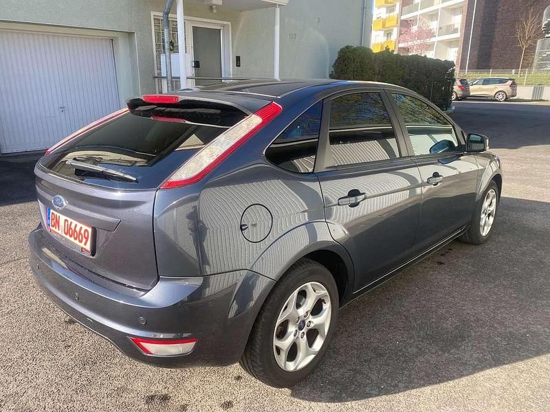 Gebraucht Ford Focus Style 101 PS (74 kW) 2008 Royalgrau met. Kleinwagen