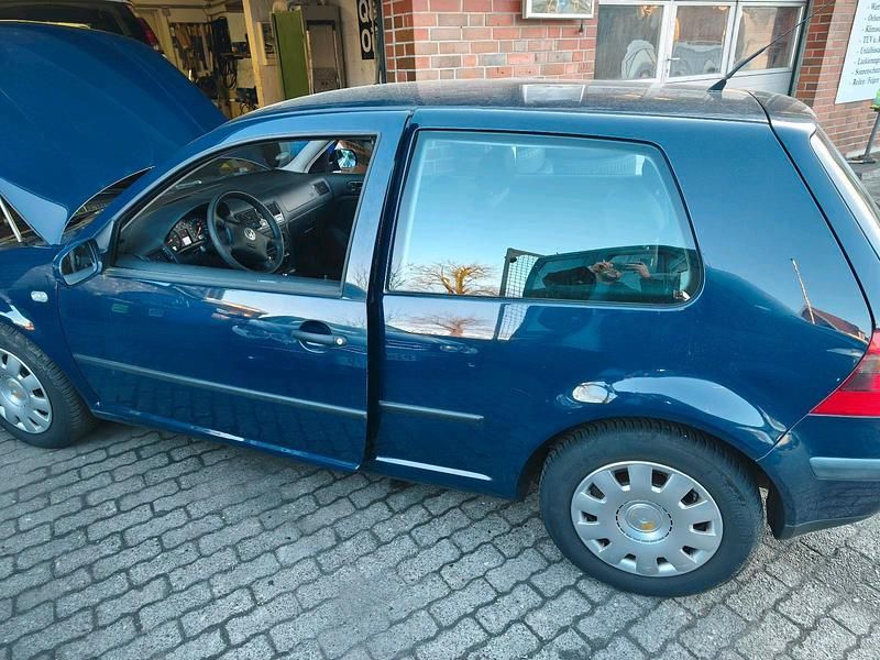 Gebraucht VW Golf 102 PS (75 kW) 2002 Andere farben Coupé