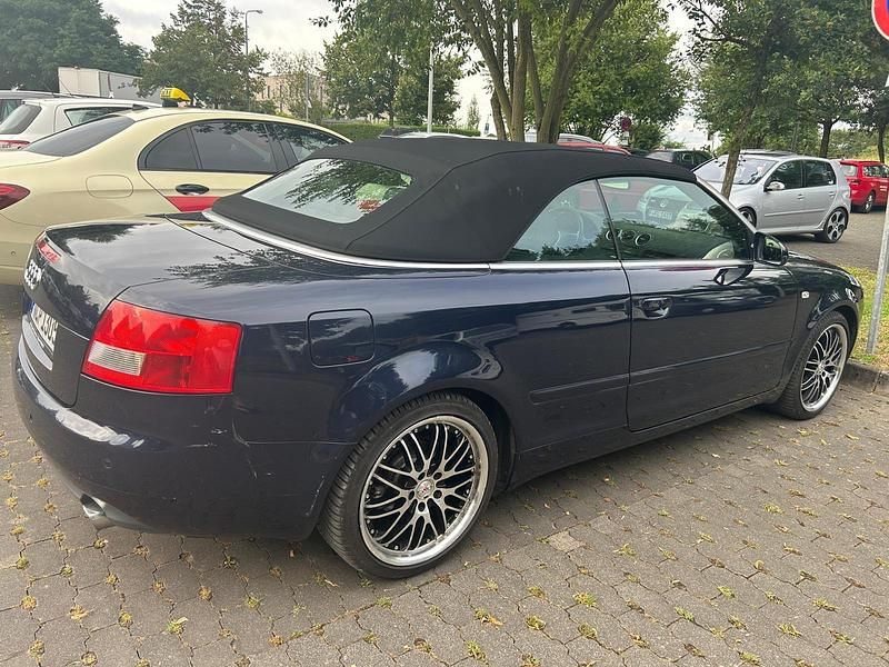 Blau Gebraucht 2002 Audi A4 Cabriolet Cabrio | 2.600 € (Superpreis) - Bild 1/4