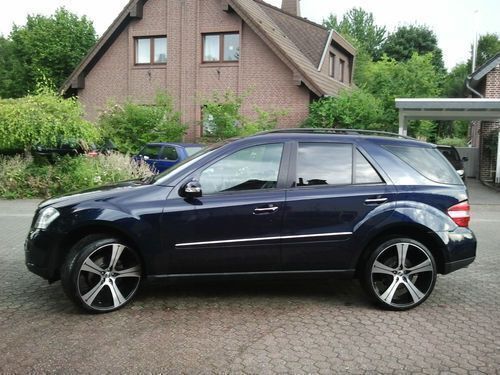 Gebraucht Mercedes ML320 305 PS (224 kW) 2006 Blau metallic SUV