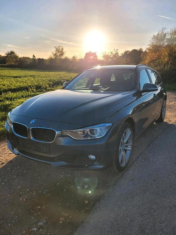 Gebraucht BMW 320 184 PS (135 kW) 2013 Grau Kombi