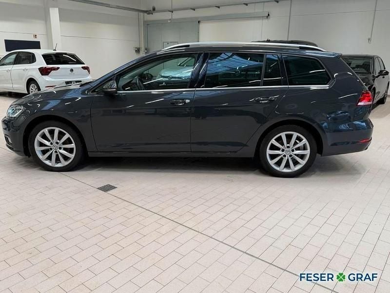 Gebraucht VW Golf VII Highline 150 PS (110 kW) 2020 Uranograu Kombi