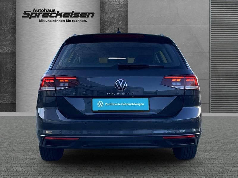 Gebraucht VW Passat Basis 150 PS (110 kW) 2021 Grau Kombi