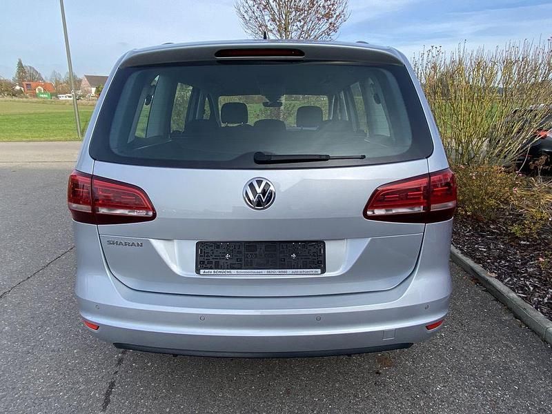 Gebraucht VW Sharan Comfortline 150 PS (110 kW) 2020 Silber Van / Kleinbus
