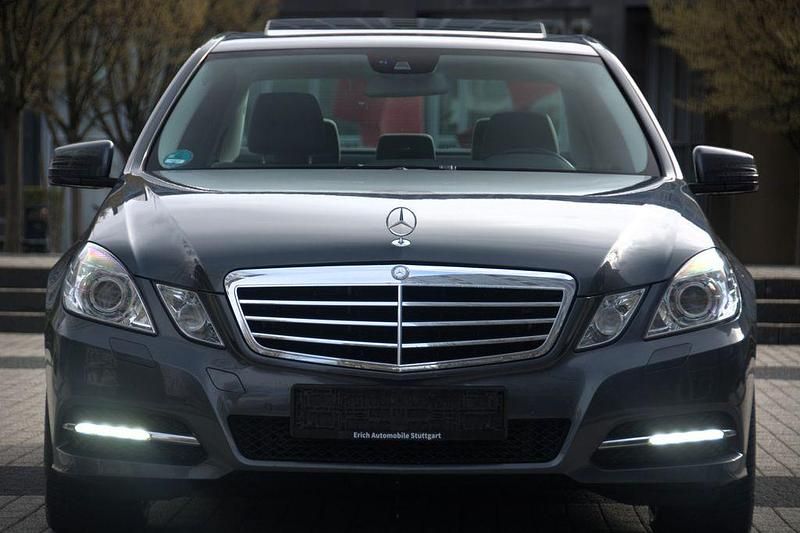 Gebraucht Mercedes E220 170 PS (125 kW) 2011 Grau Limousine